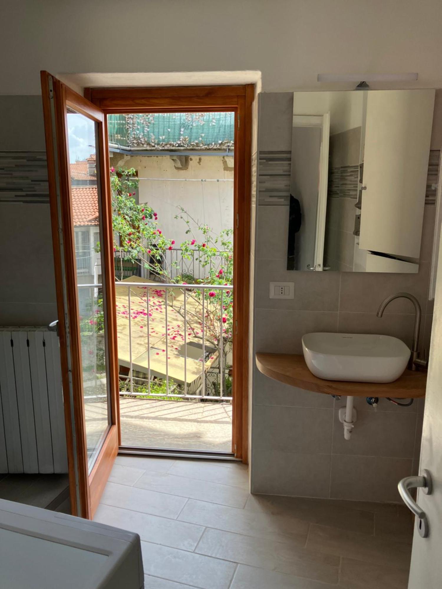 Casa Vacanze Scent Of Roses Verbania Exterior photo