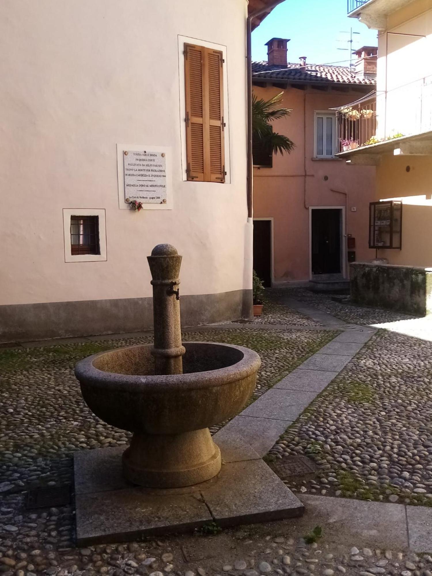 Casa Vacanze Scent Of Roses Verbania Exterior photo